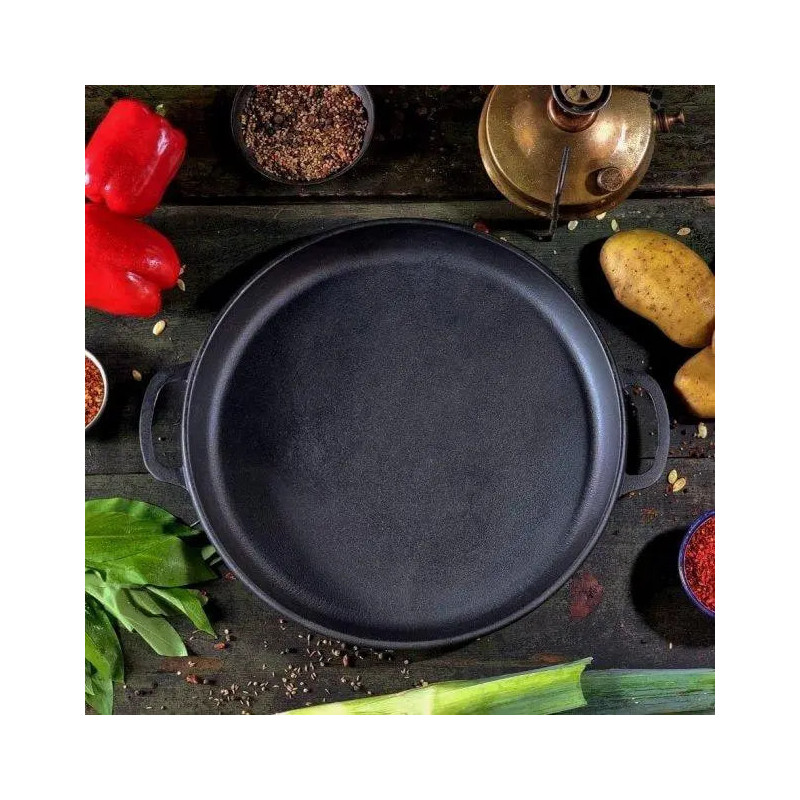 1. Чугунная жаровня 34x4 см с удобными ручками для жарки и тушения на плите и в духовке.