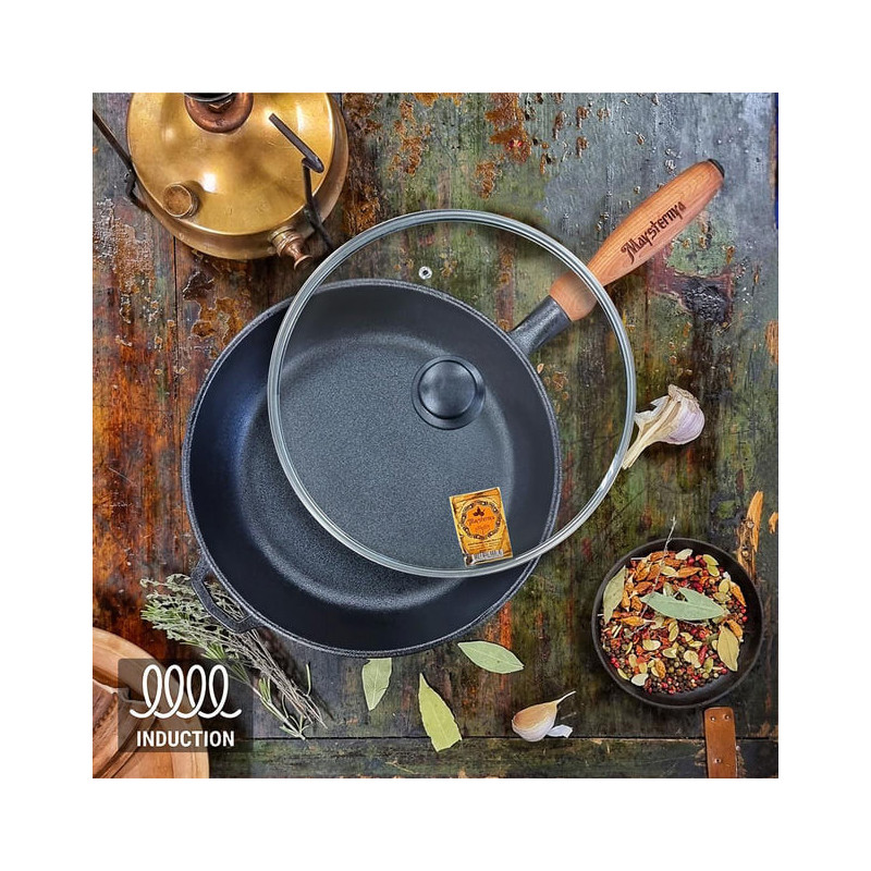 Чугунная сковорода ∅26 см Maysternya T305С с деревянной ручкой и стеклянной крышкой.